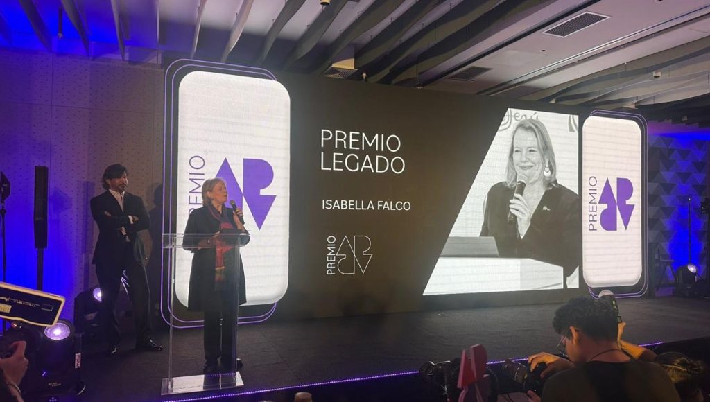 ISABELLA_FALCO_1